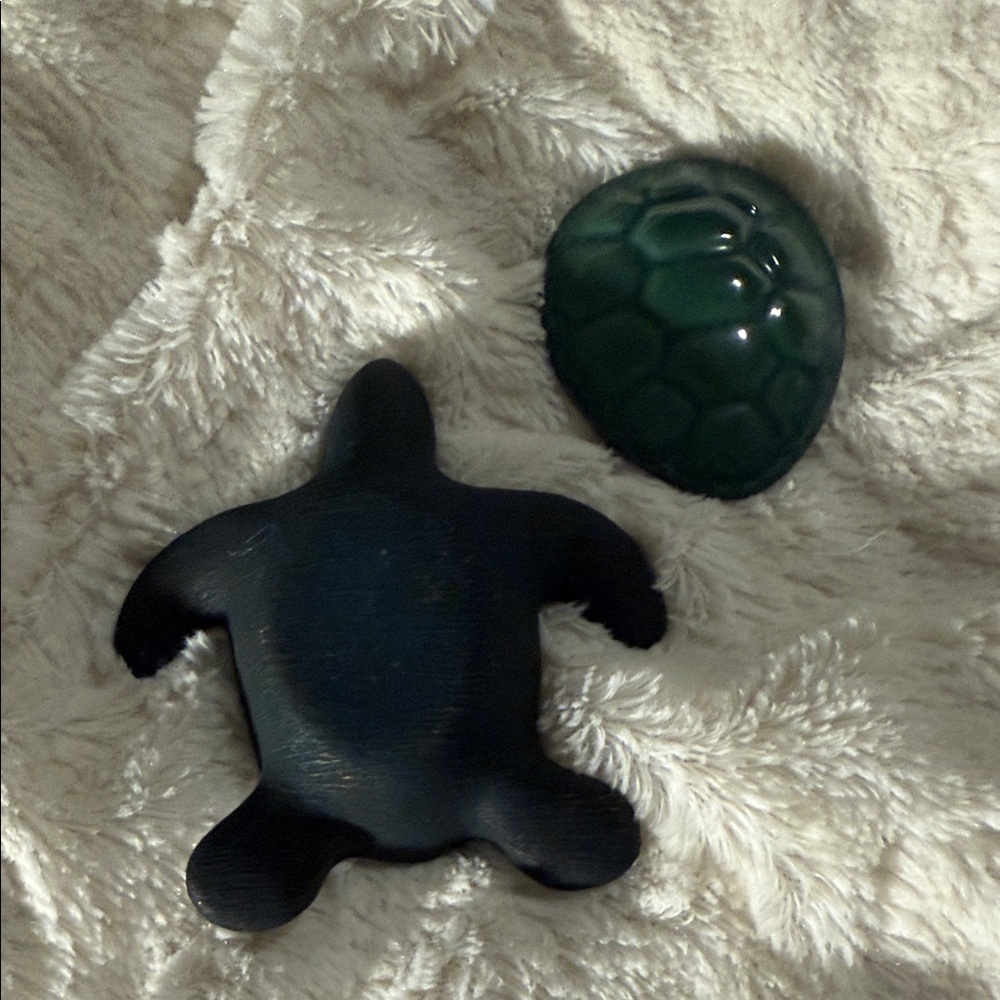 Ceramic Sea Turtle Figurine - Green - Picture 2 of 7
